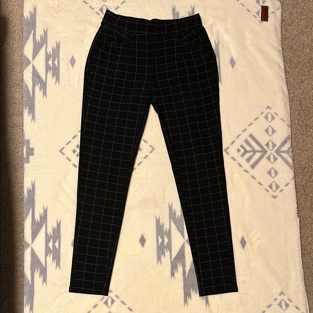 Indero Black Checkered Pants